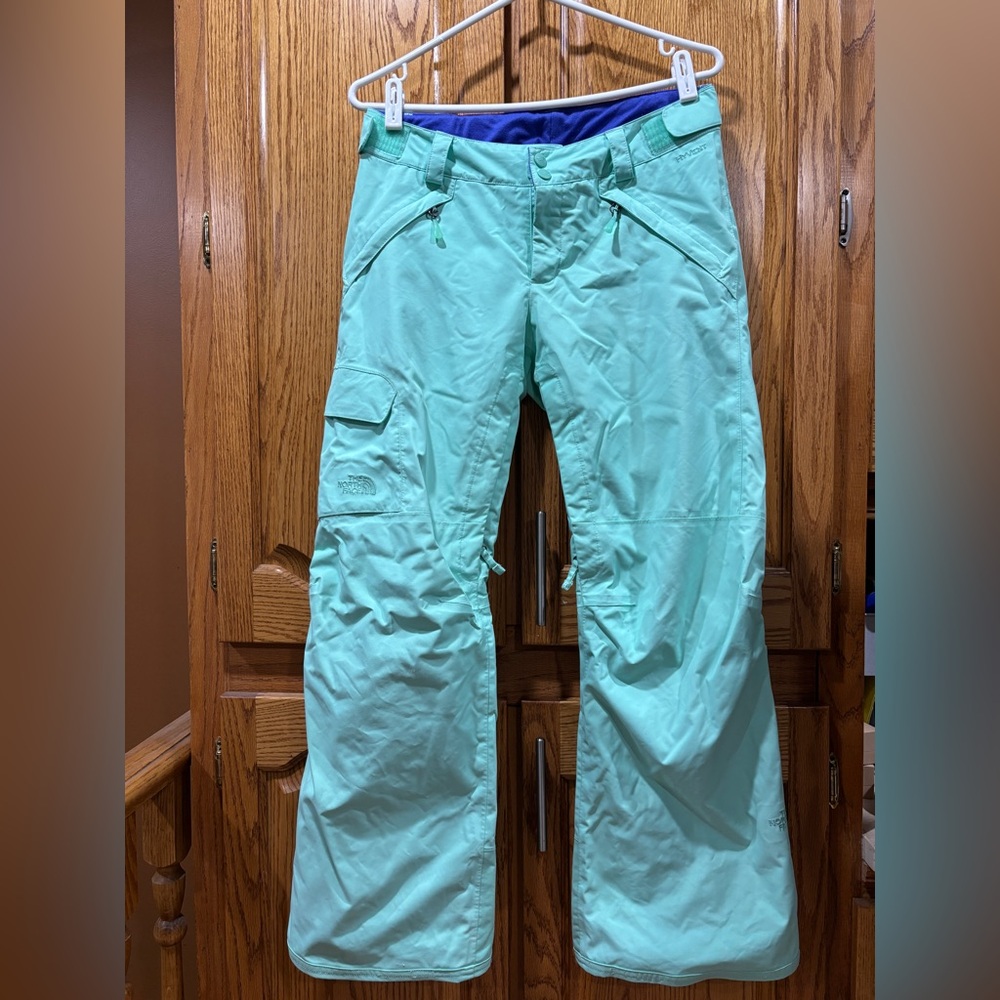 The North Face Women's Aqua insulated ski/snowboard winter pants